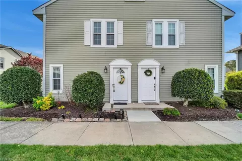 105 Seaside Ln, Virginia Beach, VA 23462