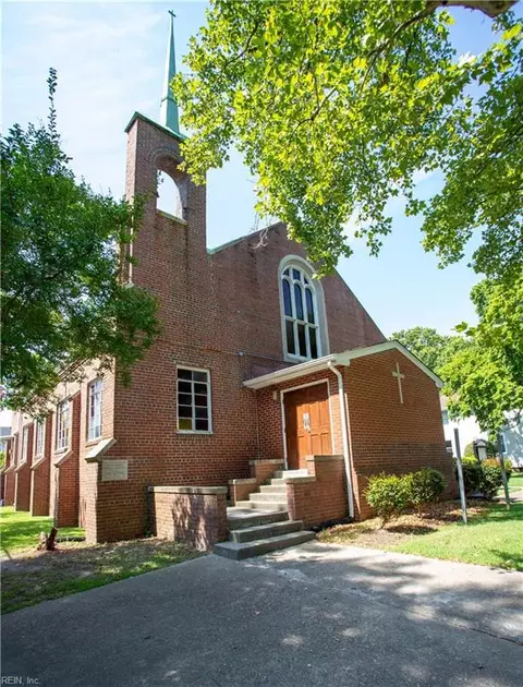 Exterior - 241 Forrest Ave, Norfolk, VA 23505 photo 4 of 7