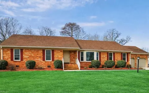 1432 Pine Grove Ln, Chesapeake, VA 23321
