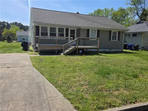 100 Dahlgren Ave #B, Portsmouth, VA 23702