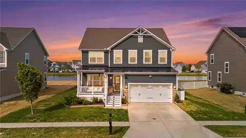 1049 Olmstead St, Chesapeake, VA 23323