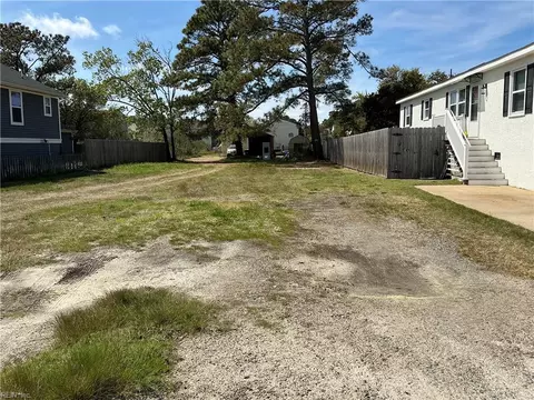 9525 17th Bay St, Norfolk, VA 23518