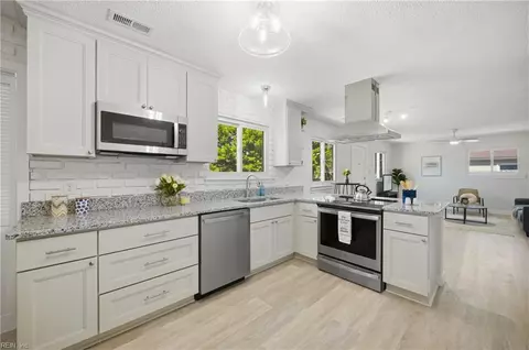444 Bamboo Ln, Virginia Beach, VA 23452