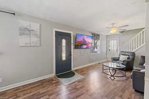 Entry Way - 127 Clyde St, Hampton, VA 23669 photo 1 of 2