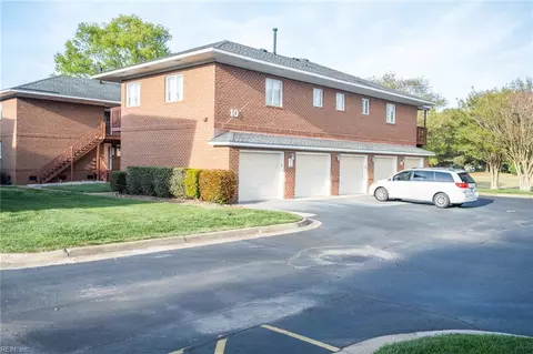 1250 Foursome Ln, Virginia Beach, VA 23455
