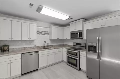 406 Stalham Rd, Chesapeake, VA 23325