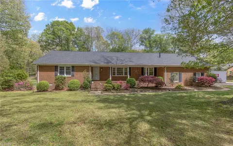 3838 Winthrope Cir, Virginia Beach, VA 23452