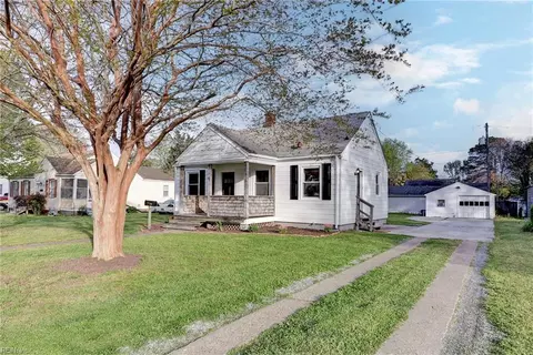41 Davis Ave, Newport News, VA 23601
