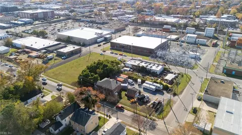 916 W 25th St, Norfolk, VA 23517