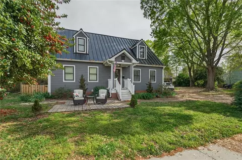 337 Grace St, Smithfield, VA 23430