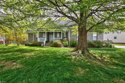 1121 Driver Pointe Ct, Suffolk, VA 23435