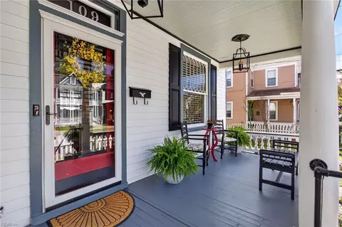 109 Riverview Ave, Portsmouth, VA 23704