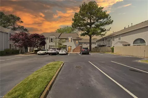 5140 Cypress Point Cir #202, Virginia Beach, VA 23455
