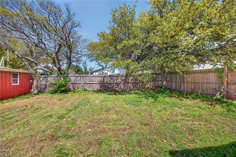Exterior - 3544 E Ocean View Ave, Norfolk, VA 23518 photo 5 of 8