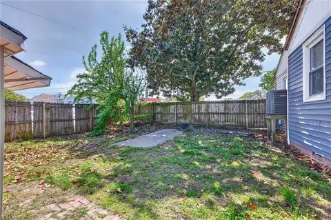 Exterior - 3544 E Ocean View Ave, Norfolk, VA 23518 photo 4 of 8