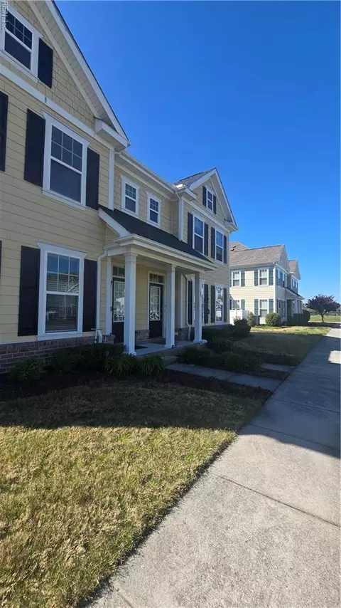523 Nesbit Dr #101, Chesapeake, VA 23323