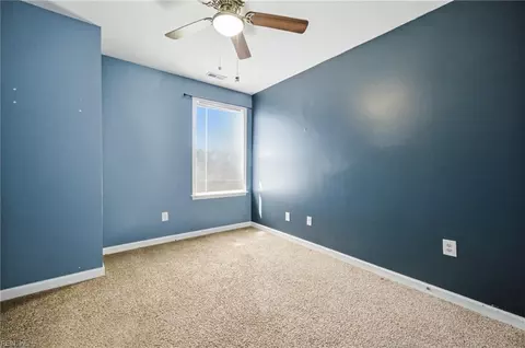 Bedroom - 28 S Back River Rd, Hampton, VA 23669 photo 4 of 6