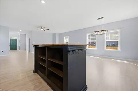 Entry Way - 28 S Back River Rd, Hampton, VA 23669 photo 1 of 4