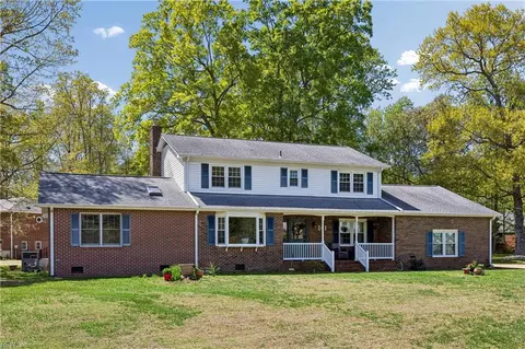 101 Azalea Dr, Yorktown, VA 23692