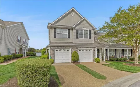 2401 Waters Edge Ln, Suffolk, VA 23435
