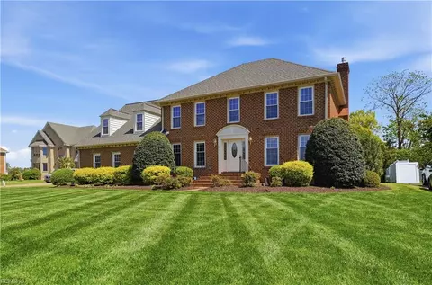 3707 Sandpiper Ln, Chesapeake, VA 23325