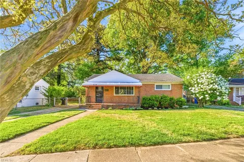 629 Beach View St, Norfolk, VA 23503
