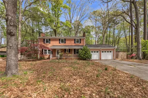 449 Summer Dr, Newport News, VA 23606