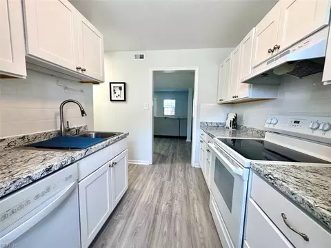 3613 Wetherington Dr #103, Virginia Beach, VA 23453