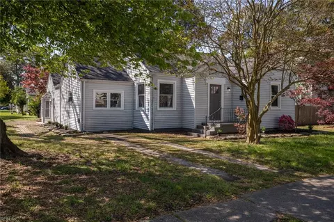 1202 Portlock Rd, Chesapeake, VA 23324