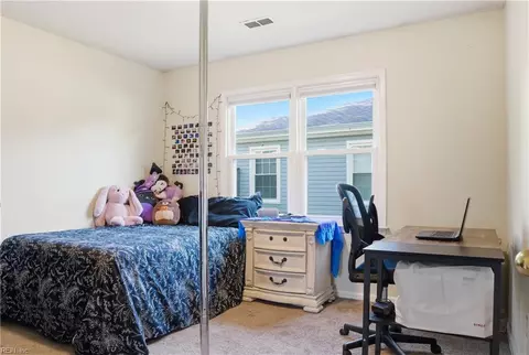 Bedroom - 50 Sandy Lake Dr, Hampton, VA 23666 photo 1 of 6