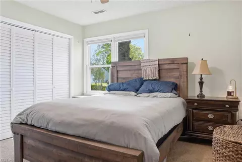Bedroom - 50 Sandy Lake Dr, Hampton, VA 23666 photo 6 of 6