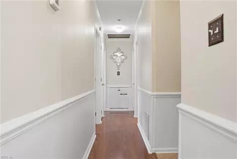 Entry Way - 50 Sandy Lake Dr, Hampton, VA 23666 photo 1 of 1