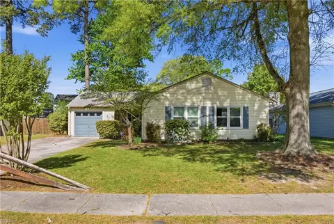 50 Sandy Lake Dr, Hampton, VA 23666
