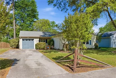 Exterior - 50 Sandy Lake Dr, Hampton, VA 23666 photo 2 of 6