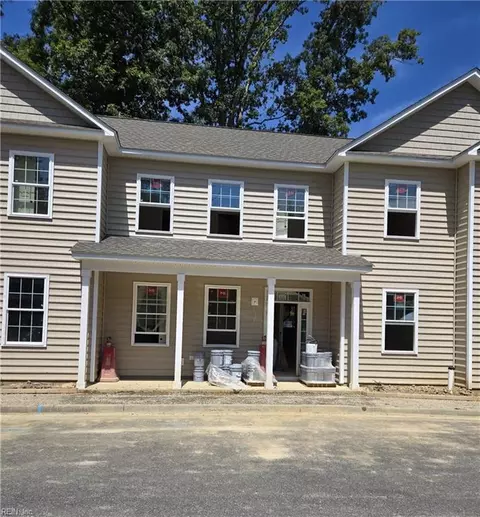 203 Patriots Village Ct, West Point, VA 23181