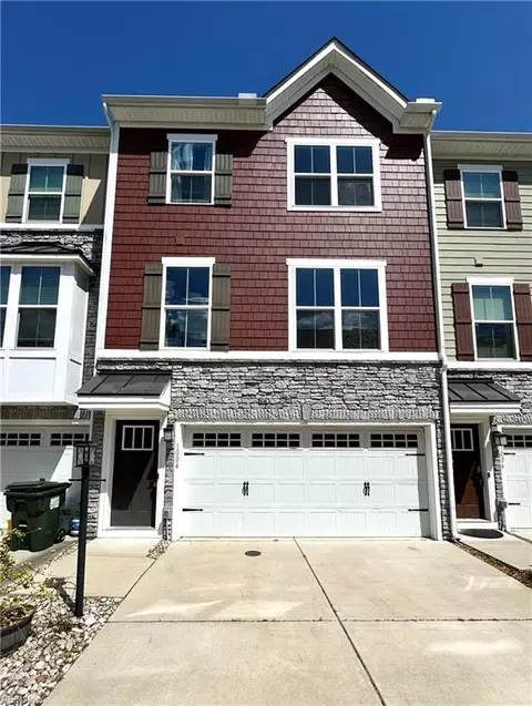 1004 Port Side Way, Chesapeake, VA 23323