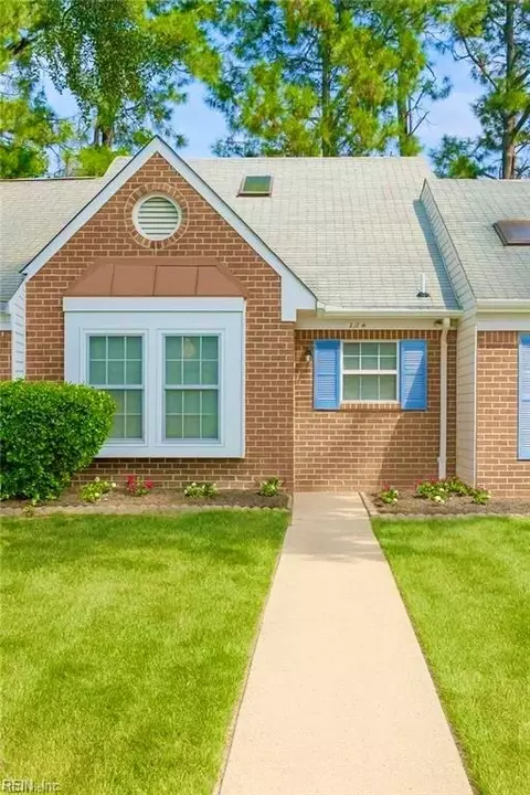 628 Hollomon Dr, Hampton, VA 23666