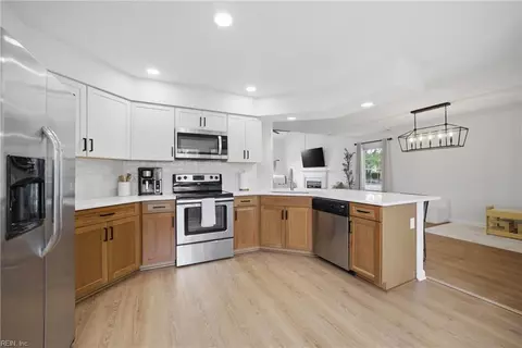 Kitchen - 6101 Compton Ct, Suffolk, VA 23435 photo 3 of 7