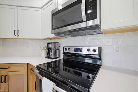 Kitchen - 6101 Compton Ct, Suffolk, VA 23435 photo 2 of 7