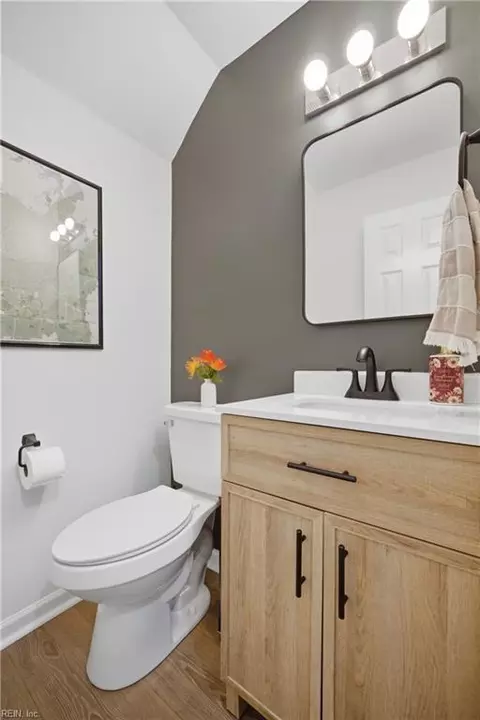 Bath - 6101 Compton Ct, Suffolk, VA 23435 photo 1 of 4