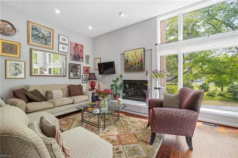 696 Mowbray Arch Arch #930, Norfolk, VA 23507