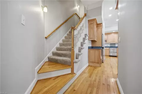 Entry Way - 1419 N Veaux Loop, Norfolk, VA 23509 photo 4 of 5