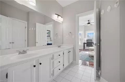 Bath - 1419 N Veaux Loop, Norfolk, VA 23509 photo 4 of 5