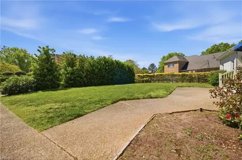 Exterior - 1419 N Veaux Loop, Norfolk, VA 23509 photo 8 of 8