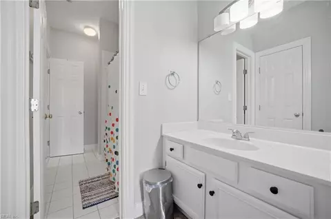 Bath - 1419 N Veaux Loop, Norfolk, VA 23509 photo 5 of 5