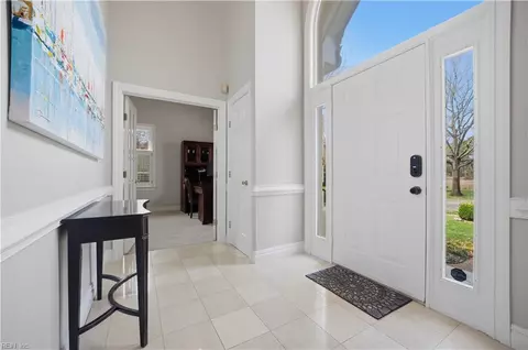 Entry Way - 1419 N Veaux Loop, Norfolk, VA 23509 photo 1 of 5
