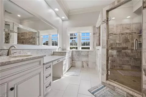 Bath - 1419 N Veaux Loop, Norfolk, VA 23509 photo 3 of 5