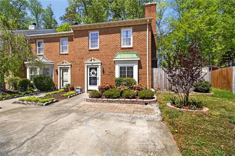 Exterior - 800 Mill Landing Rd, Chesapeake, VA 23322 photo 1 of 5