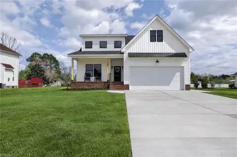 109 Queens Ln, Franklin, VA 23851