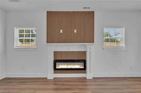 Living - 633 Homestead Ave, Hampton, VA 23661 photo 1 of 2